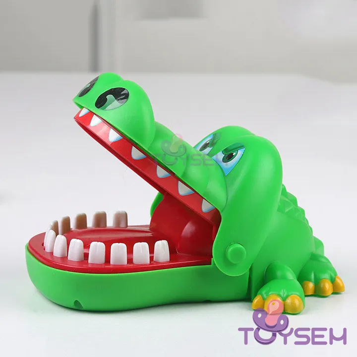 Đồ chơi trẻ em cá sấu cắn tay